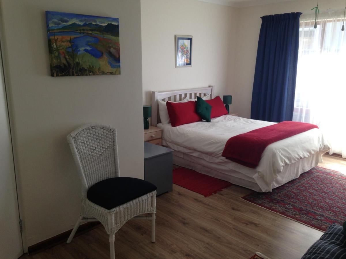 Blue Fern Of Knysna Bed & Breakfast ภายนอก รูปภาพ