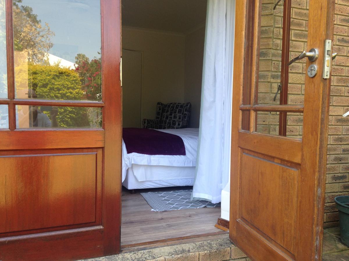 Blue Fern Of Knysna Bed & Breakfast ภายนอก รูปภาพ