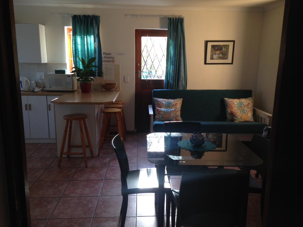 Blue Fern Of Knysna Bed & Breakfast ภายนอก รูปภาพ